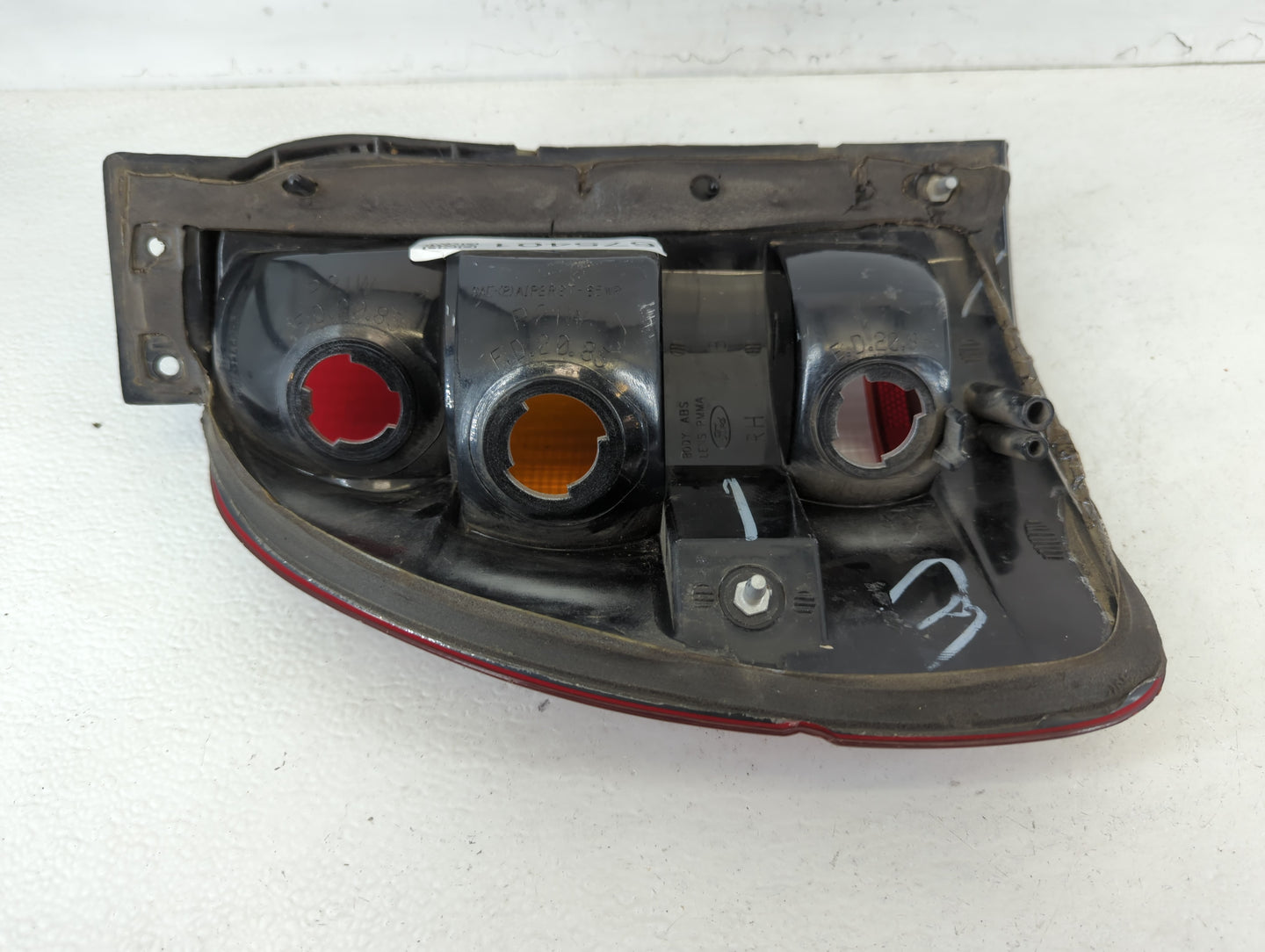 1995-1998 Ford Windstar Tail Light Assembly Passenger Right OEM P/N:F58B-13440-A Fits Fits 1995 1996 1997 1998 OEM Used Auto Parts - Oemusedautoparts1.com