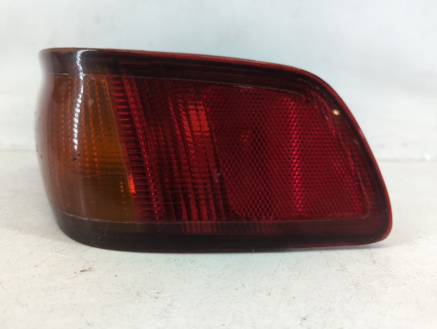 1997-1999 Toyota Camry Tail Light Assembly Passenger Right OEM P/N:81550-AA020 Fits Fits 1997 1998 1999 OEM Used Auto Parts - Oemusedautoparts1.com