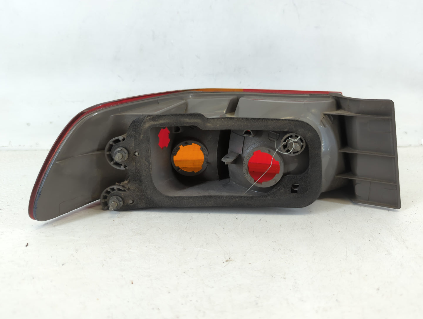 1997-1999 Toyota Camry Tail Light Assembly Passenger Right OEM P/N:81550-AA020 Fits Fits 1997 1998 1999 OEM Used Auto Parts - Oemusedautoparts1.com