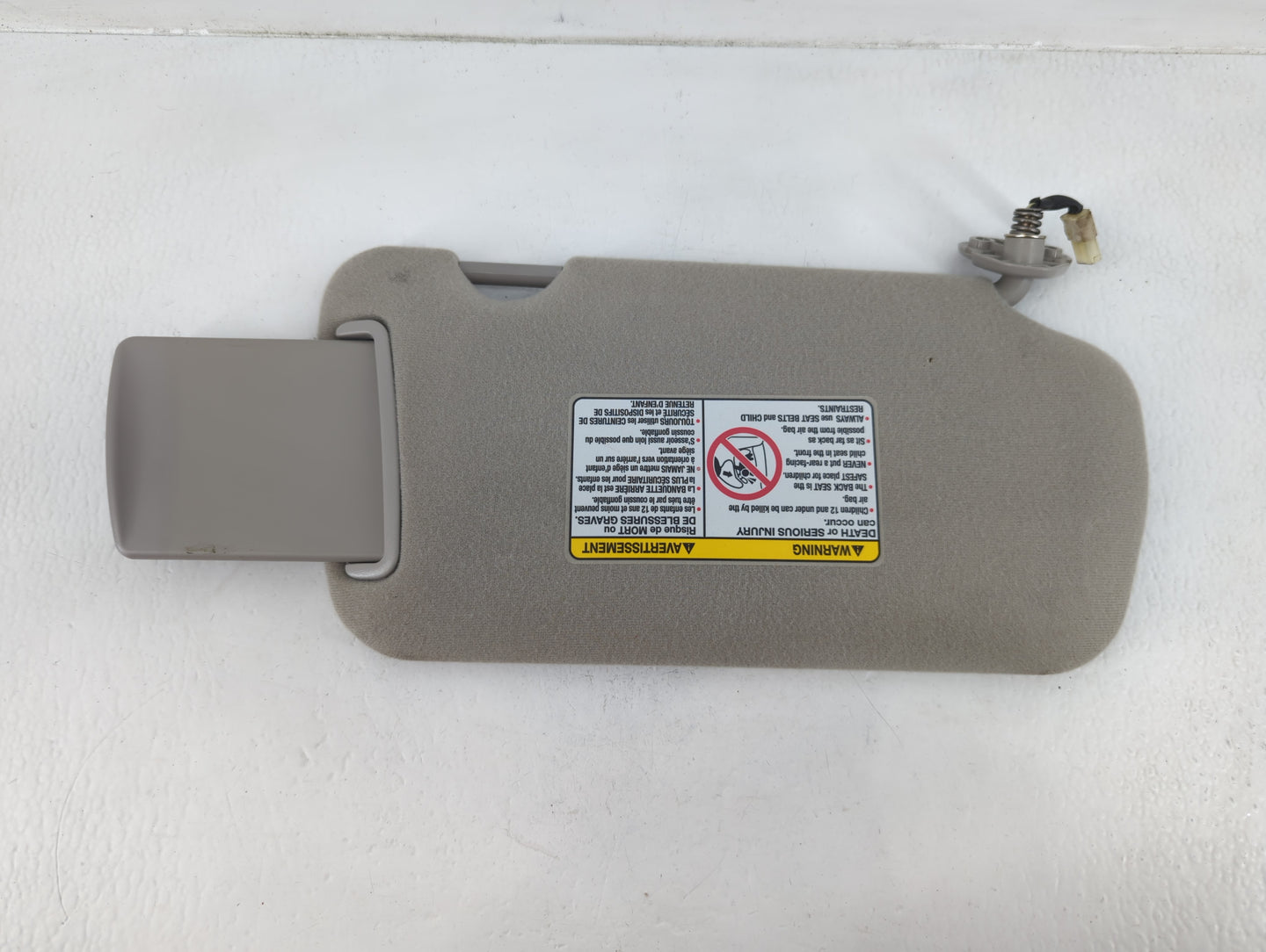 2011-2016 Chevrolet Cruze Sun Visor Shade Replacement Driver Left Mirror Fits Fits 2011 2012 2013 2014 2015 2016 OEM Used Auto Parts - Oemusedautoparts1.com