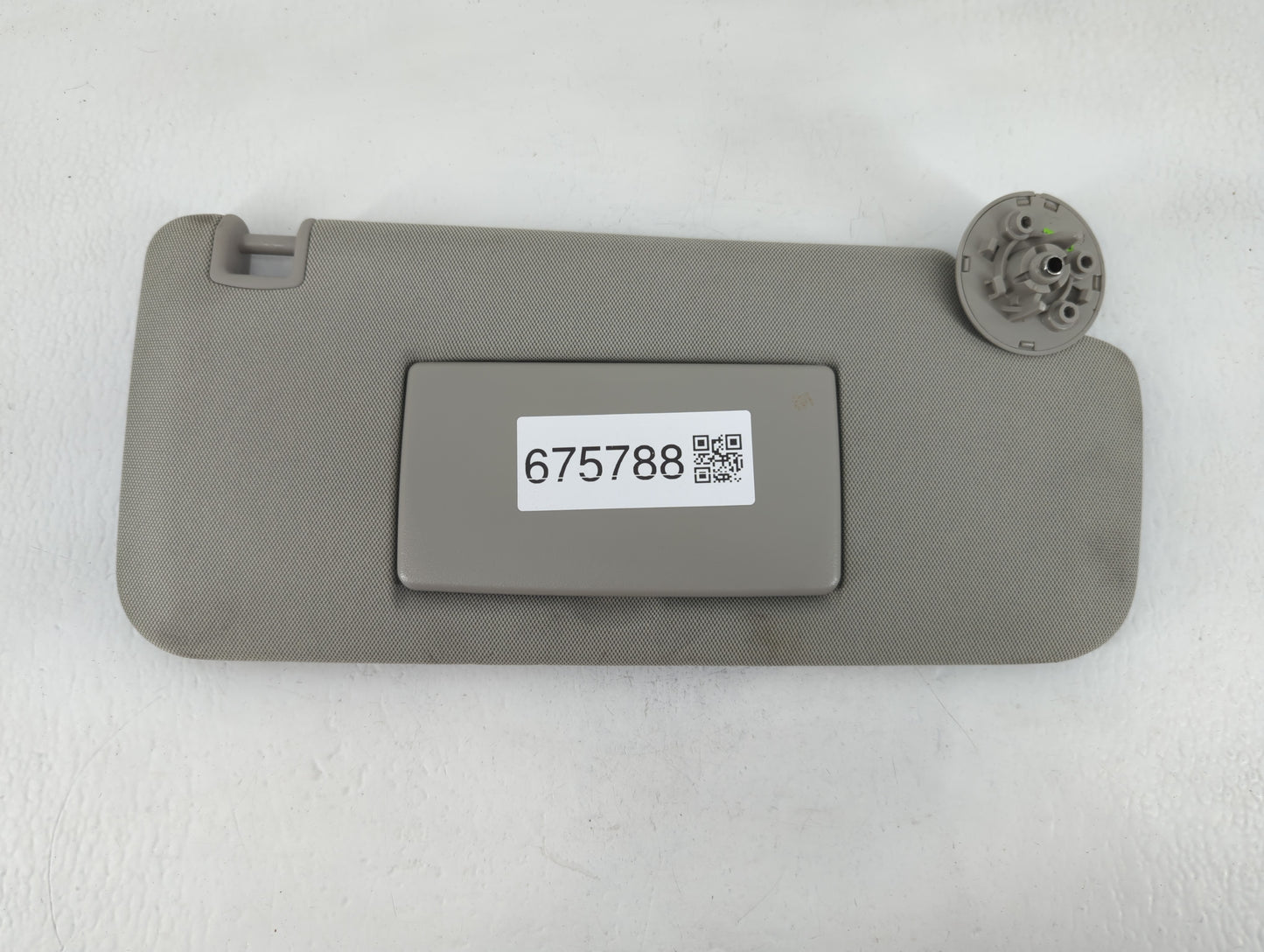 2015-2016 Chevrolet Trax Sun Visor Shade Replacement Passenger Right Mirror Fits Fits 2015 2016 OEM Used Auto Parts - Oemusedautoparts1.com