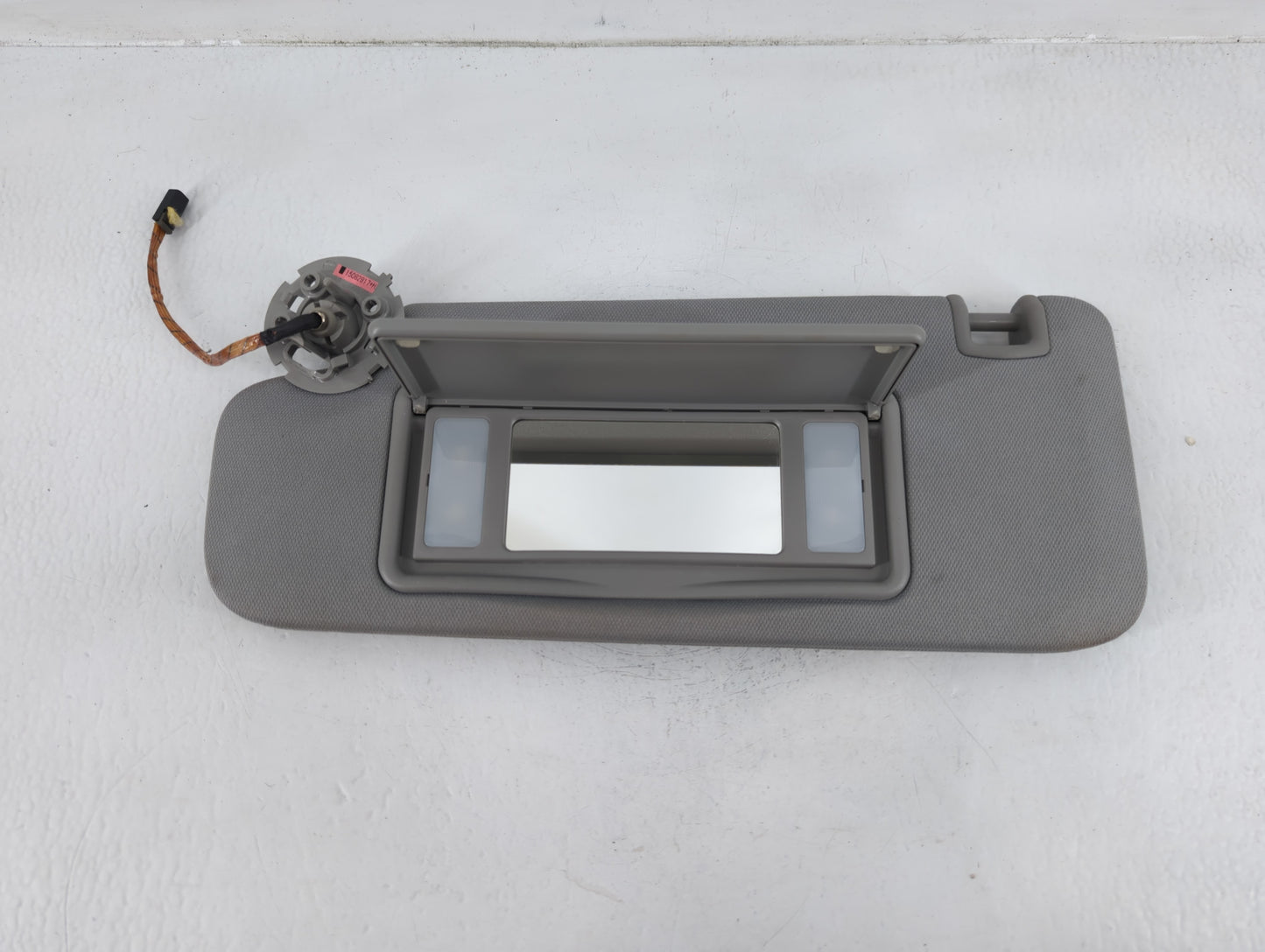 2016-2021 Chevrolet Malibu Sun Visor Shade Replacement Driver Left Mirror Fits Fits 2016 2017 2018 2019 2020 2021 OEM Used Auto Parts - Oemusedautoparts1.com