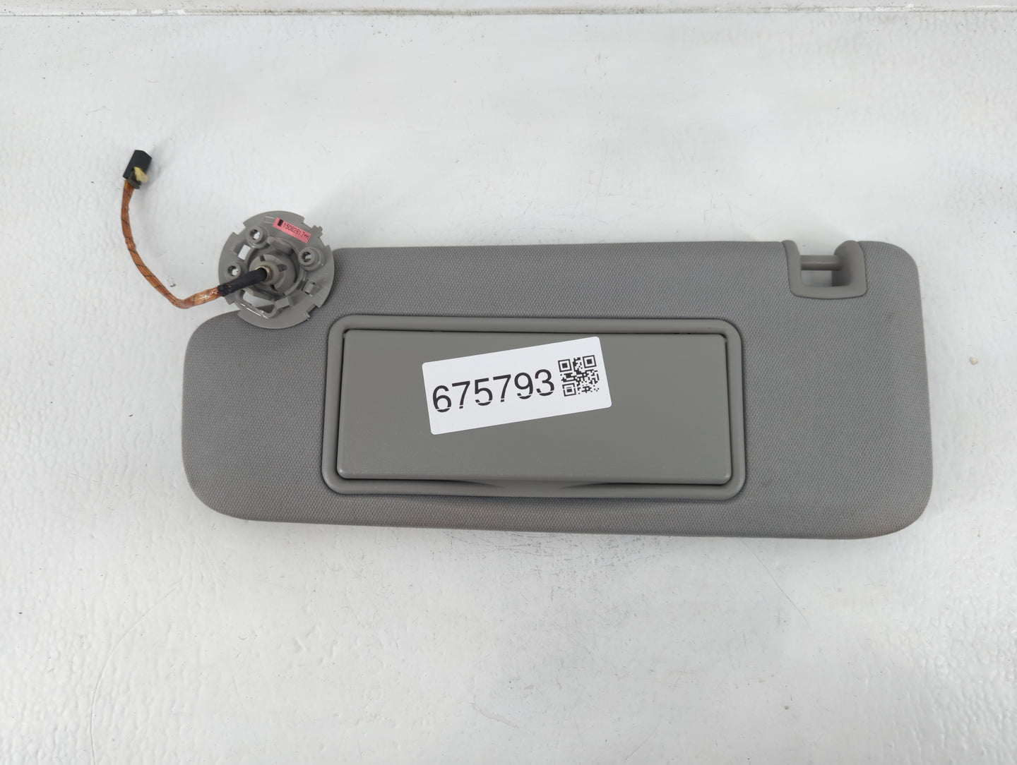 2016-2021 Chevrolet Malibu Sun Visor Shade Replacement Driver Left Mirror Fits Fits 2016 2017 2018 2019 2020 2021 OEM Used Auto Parts - Oemusedautoparts1.com