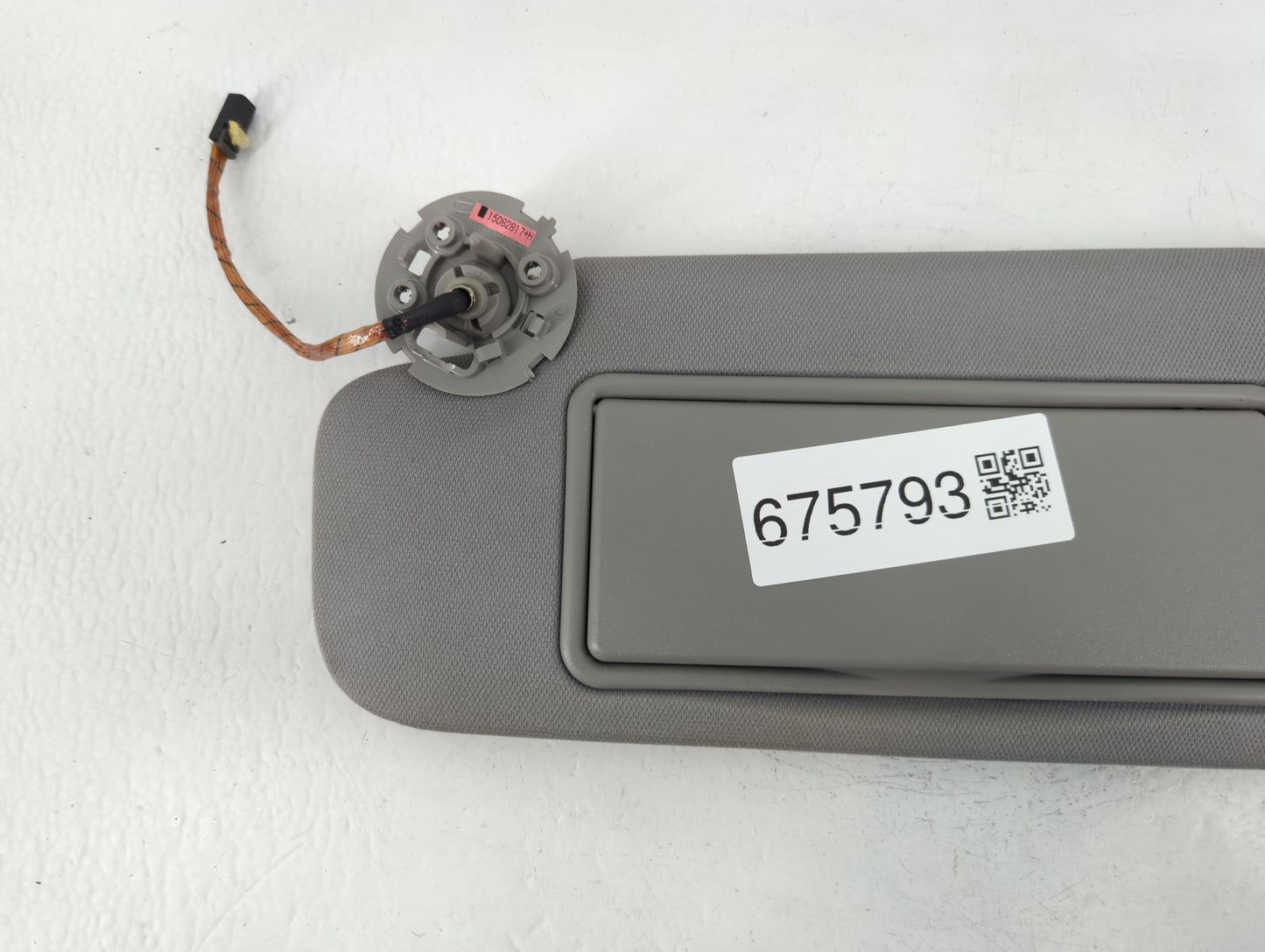 2016-2021 Chevrolet Malibu Sun Visor Shade Replacement Driver Left Mirror Fits Fits 2016 2017 2018 2019 2020 2021 OEM Used Auto Parts - Oemusedautoparts1.com