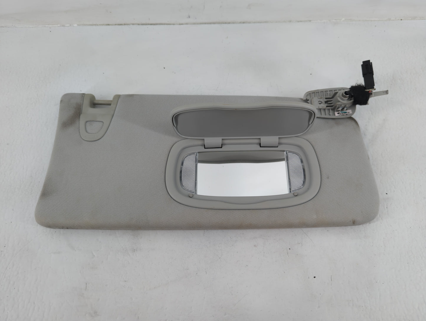 2019 Jeep Compass Sun Visor Shade Replacement Passenger Right Mirror Fits OEM Used Auto Parts - Oemusedautoparts1.com