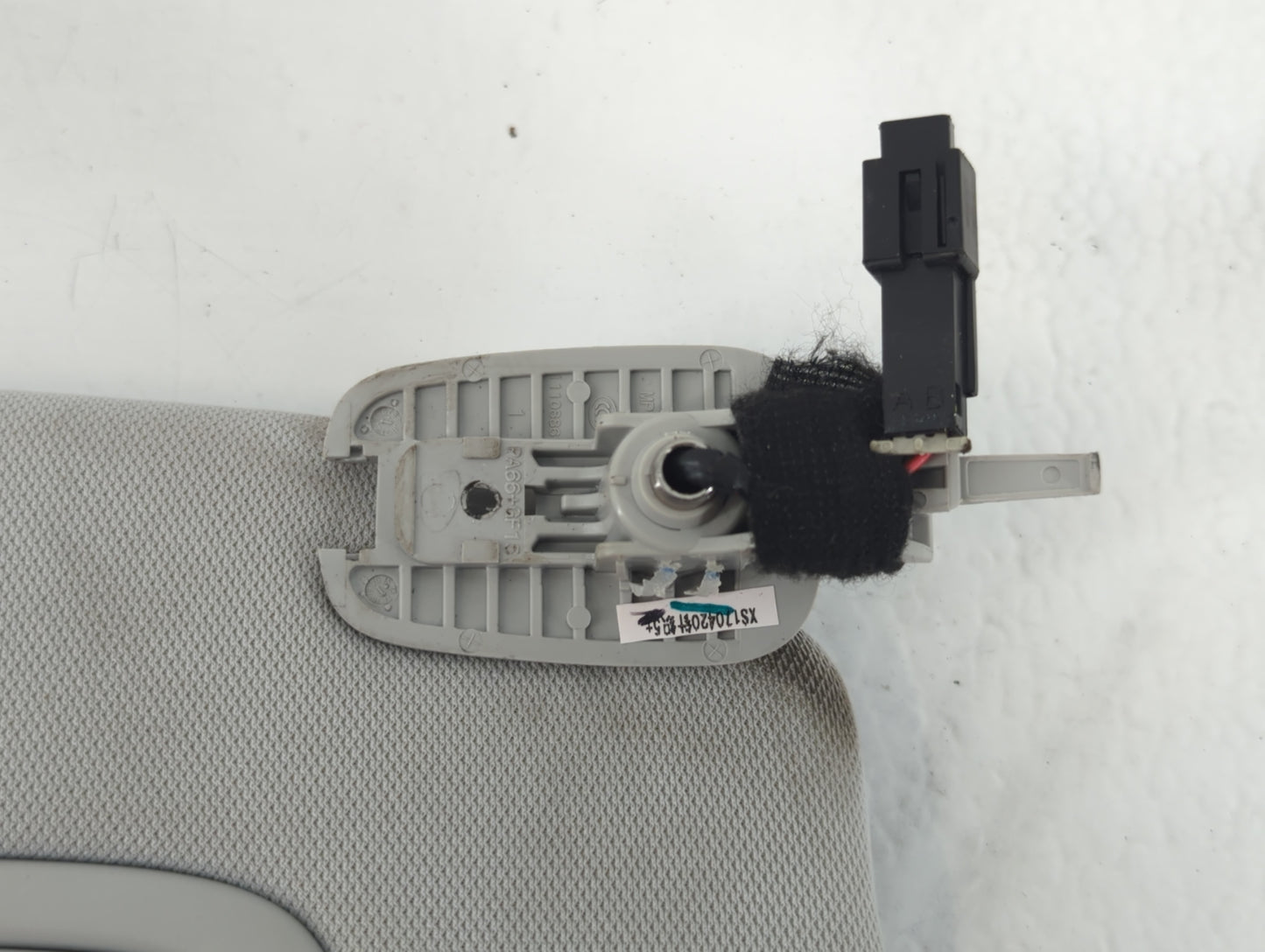 2019 Jeep Compass Sun Visor Shade Replacement Passenger Right Mirror Fits OEM Used Auto Parts - Oemusedautoparts1.com