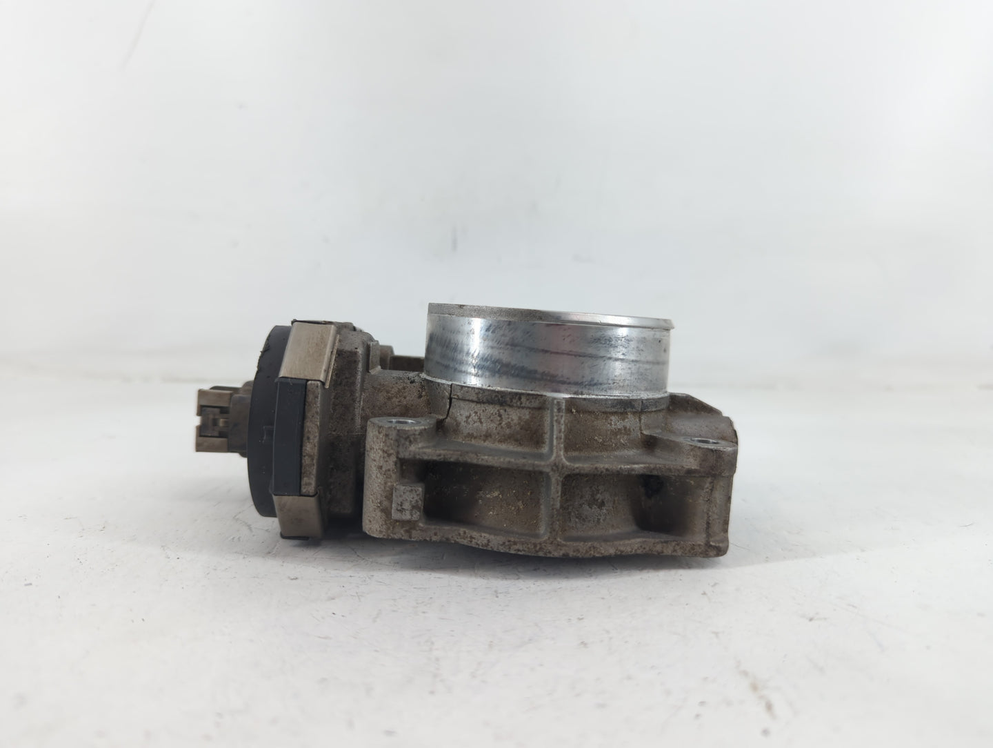 2009 Saturn Outlook Throttle Body P/N:0349AA995AA3123 Fits Fits 2007 2008 2010 2011 OEM Used Auto Parts - Oemusedautoparts1.com