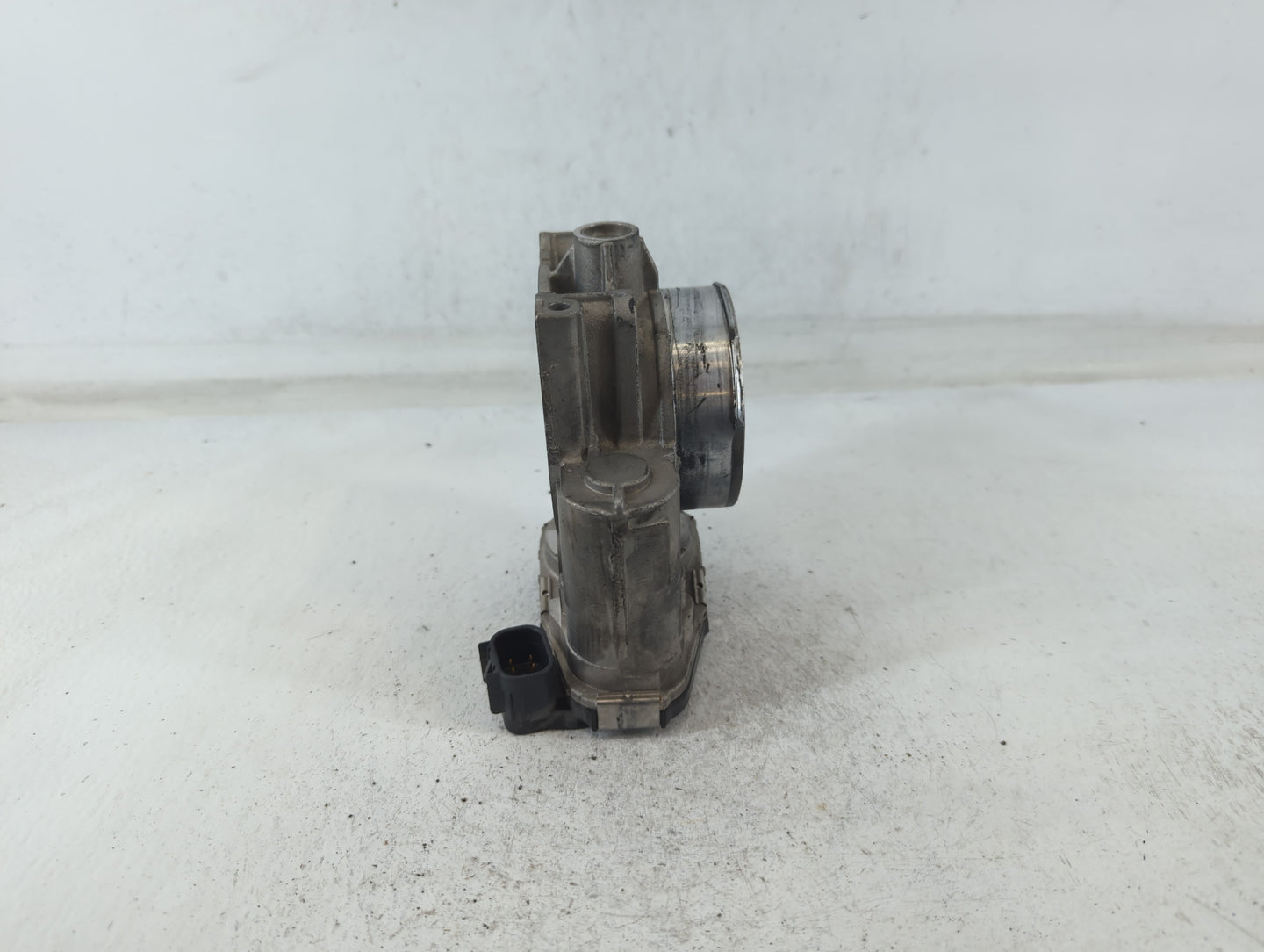 2010 Buick Lacrosse Throttle Body P/N:1749AA994AA6008C Fits Fits 2007 2008 2009 2011 2012 OEM Used Auto Parts - Oemusedautoparts1.com