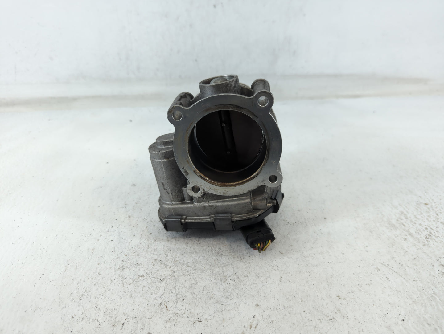 2015-2017 Ford F-150 Throttle Body P/N:GB8E 9F991 BC 17008 323899 Fits Fits 2015 2016 2017 2018 2019 2020 OEM Used Auto Parts - Oemusedautoparts1.com