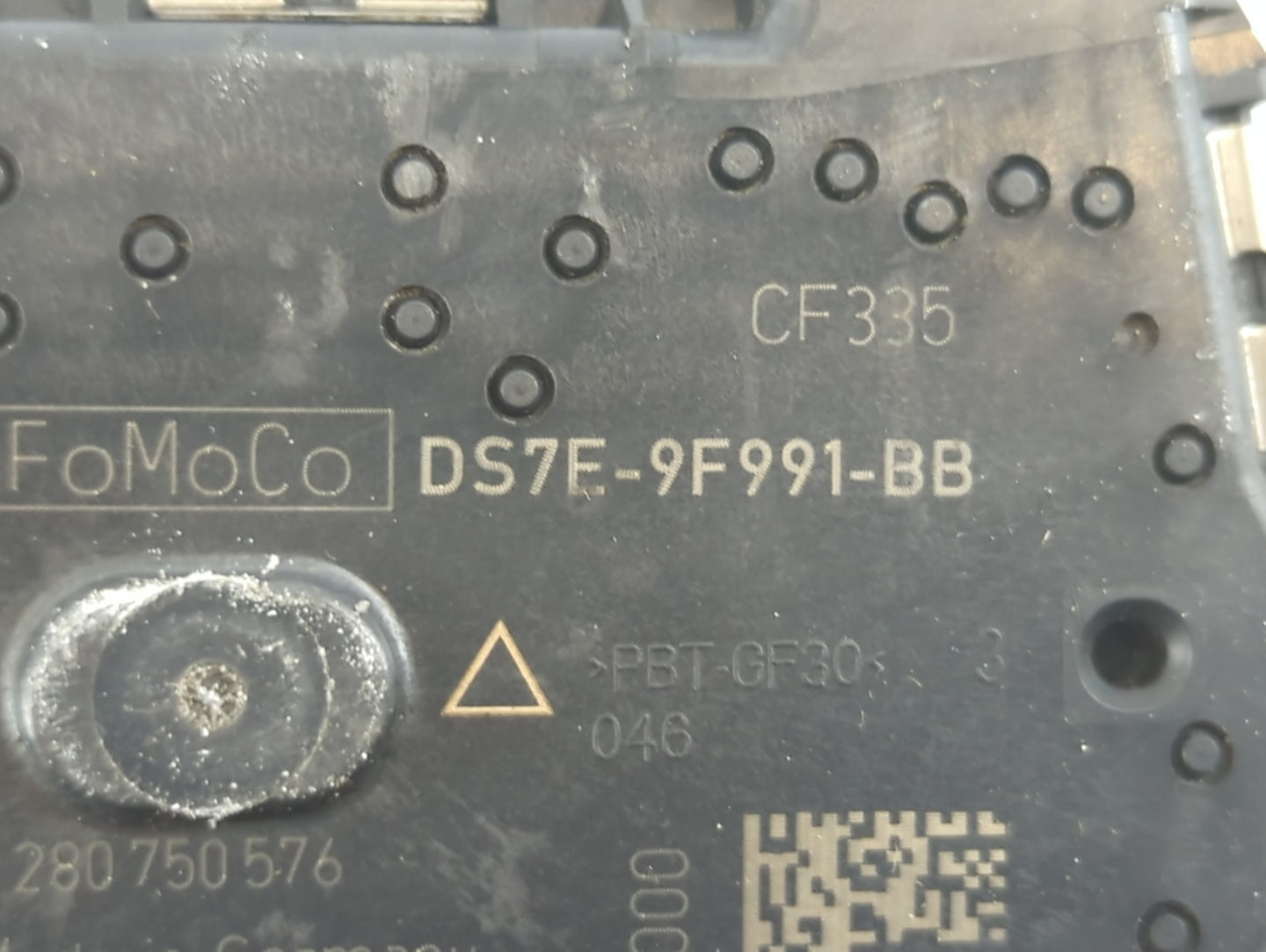 2017-2020 Lincoln Mkz Throttle Body P/N:CF335 DS7E-9F991-BB Fits Fits 2014 2015 2016 2017 2018 2019 2020 2021 2022 OEM Used Auto Parts - Oemusedautoparts1.com