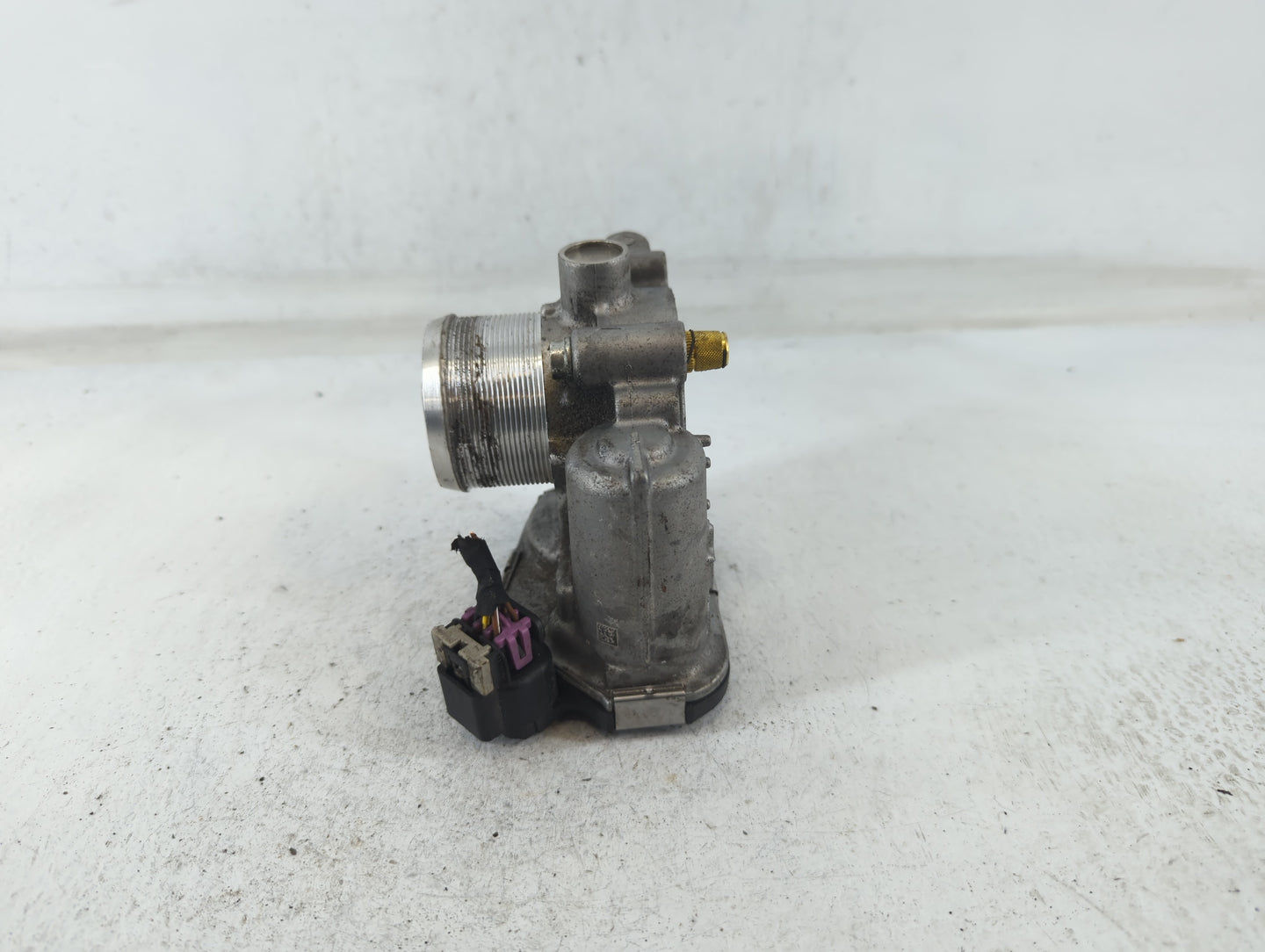 2013-2021 Buick Encore Throttle Body P/N:55 565 489 Fits Fits 2011 2012 2013 2014 2015 2016 2017 2018 2019 2020 2021 OEM Used Auto Parts - Oemusedautoparts1.com