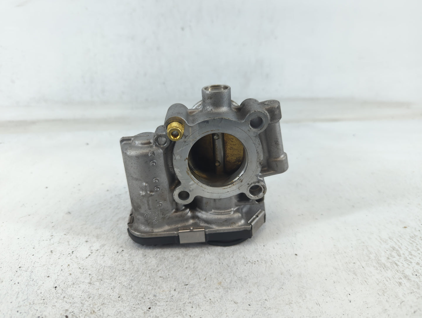 2013-2021 Buick Encore Throttle Body P/N:55 565 489 Fits Fits 2011 2012 2013 2014 2015 2016 2017 2018 2019 2020 2021 OEM Used Auto Parts - Oemusedautoparts1.com