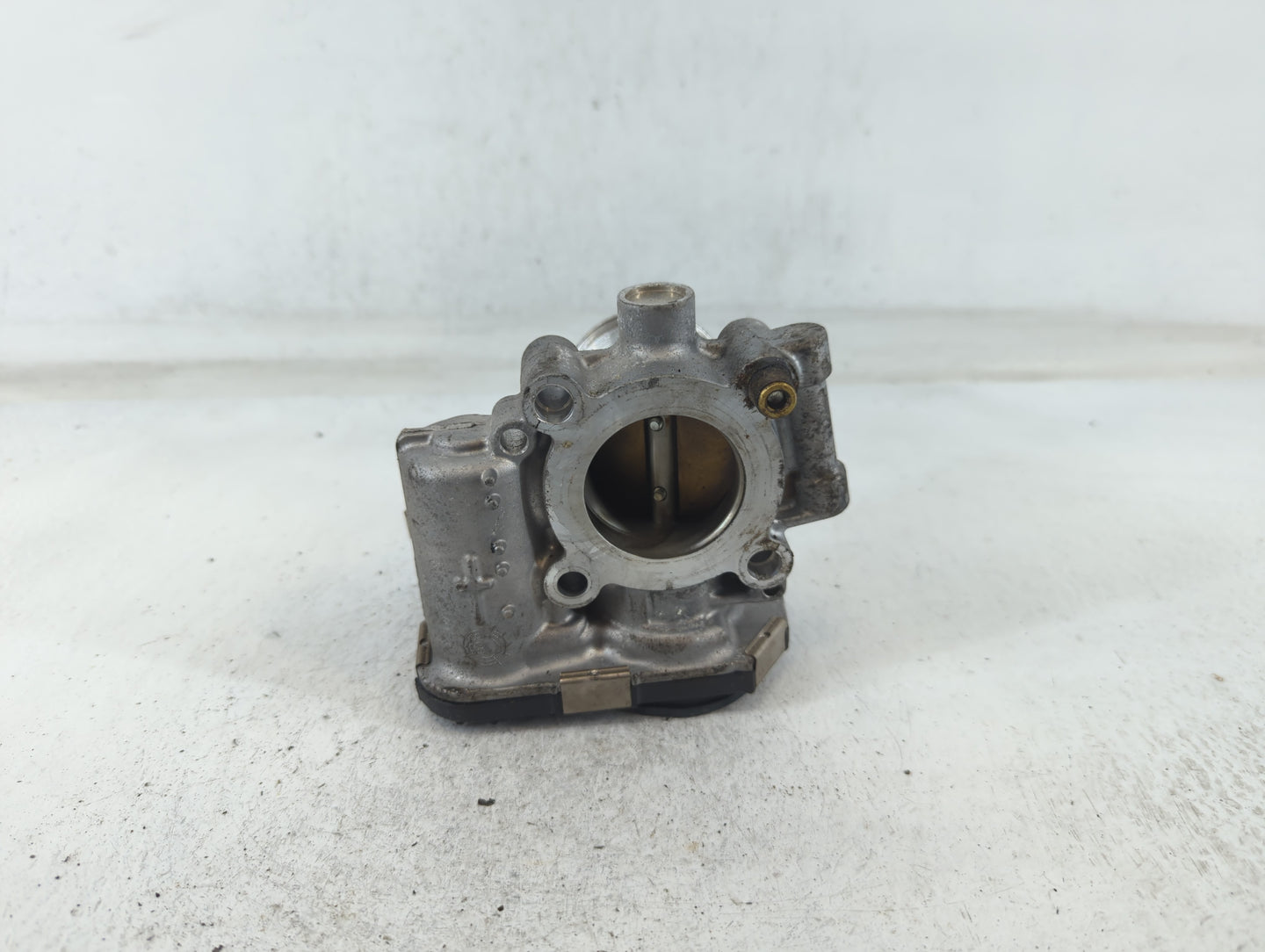 2013-2021 Buick Encore Throttle Body P/N:0 280 750 499` 55 565 489 Fits OEM Used Auto Parts - Oemusedautoparts1.com