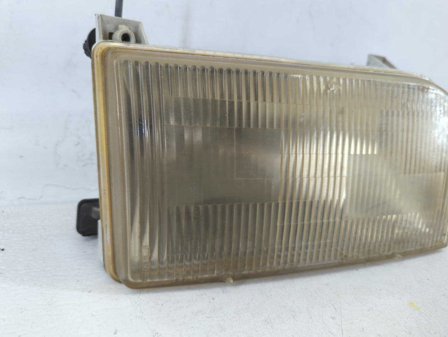1992-1996 Ford F-150 Passenger Right Oem Head Light Headlight Lamp - Oemusedautoparts1.com