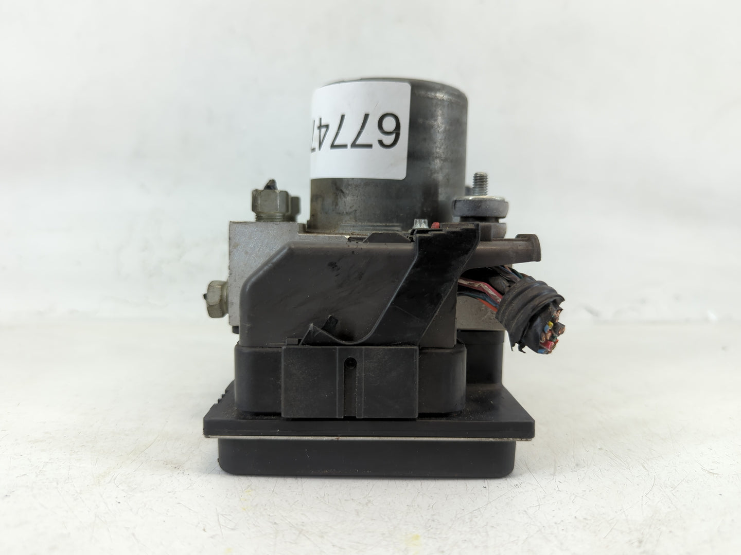 2012-2017 Gmc Acadia ABS Pump Control Module Replacement P/N:0 265 252 460 AA 22912777 Fits Fits 2012 2013 2014 2015 2016 2017 OEM Used Auto Parts - Oemusedautoparts1.com