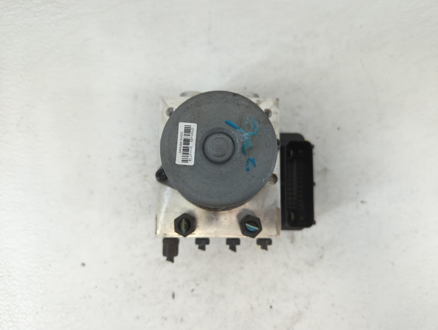 2013-2016 Hyundai Santa Fe ABS Pump Control Module Replacement P/N:58920-B8700 Fits Fits 2013 2014 2015 2016 OEM Used Auto Parts - Oemusedautoparts1.com