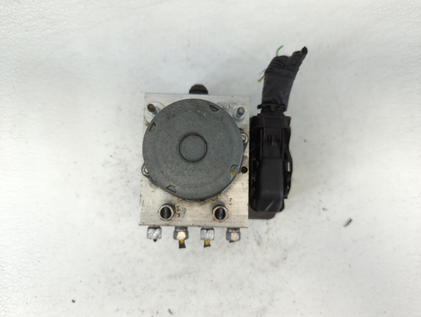 2016 Dodge Caravan ABS Pump Control Module Replacement P/N:P68183803AC Fits Fits 2015 2017 2018 2019 2020 OEM Used Auto Parts - Oemusedautoparts1.com