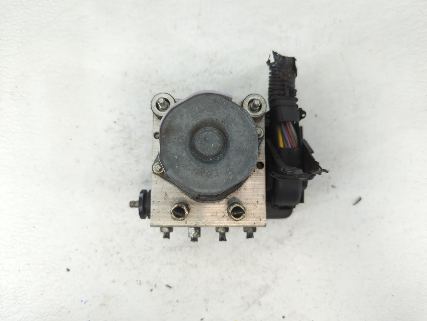 2018 Nissan Rogue ABS Pump Control Module Replacement P/N:47660 7FW2A Fits OEM Used Auto Parts - Oemusedautoparts1.com