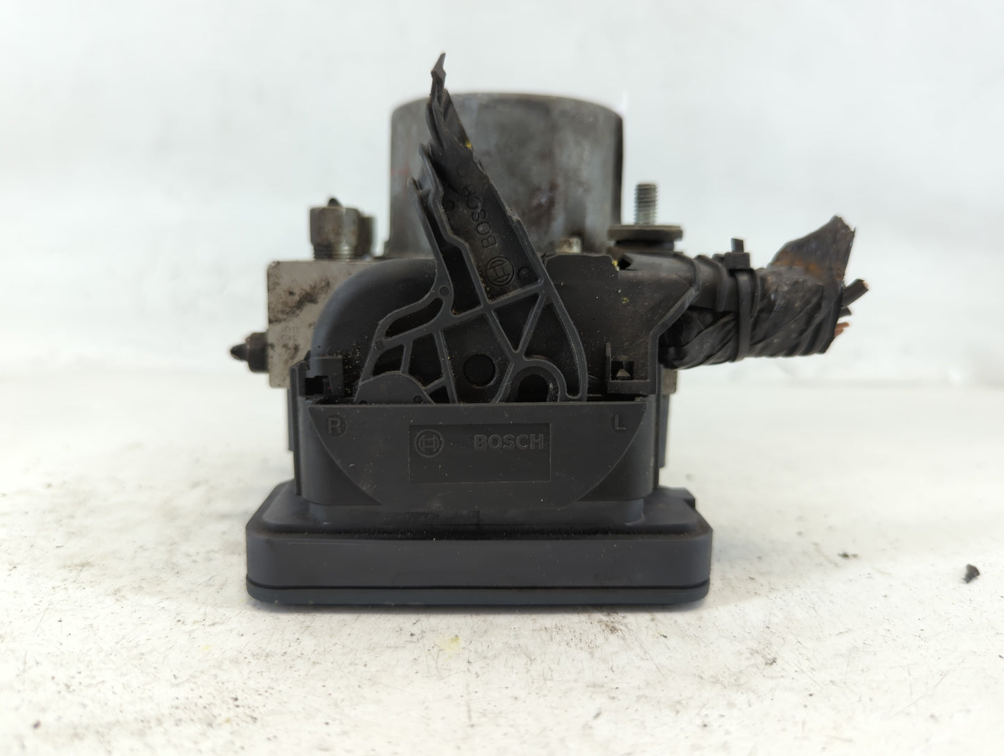 2018 Nissan Rogue ABS Pump Control Module Replacement P/N:47660 7FW2A Fits OEM Used Auto Parts - Oemusedautoparts1.com
