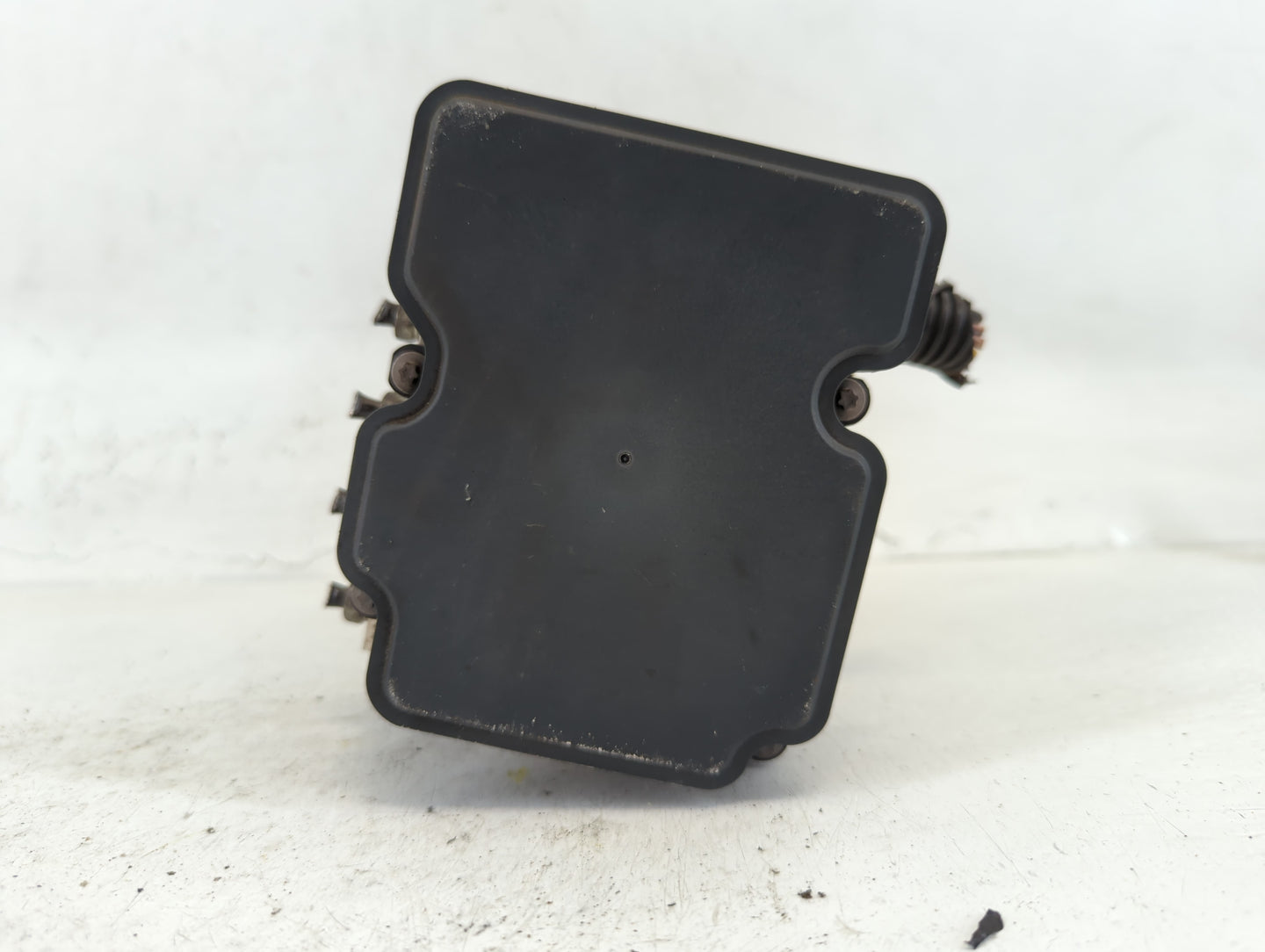 2018 Nissan Rogue ABS Pump Control Module Replacement P/N:47660 7FW2A Fits OEM Used Auto Parts - Oemusedautoparts1.com