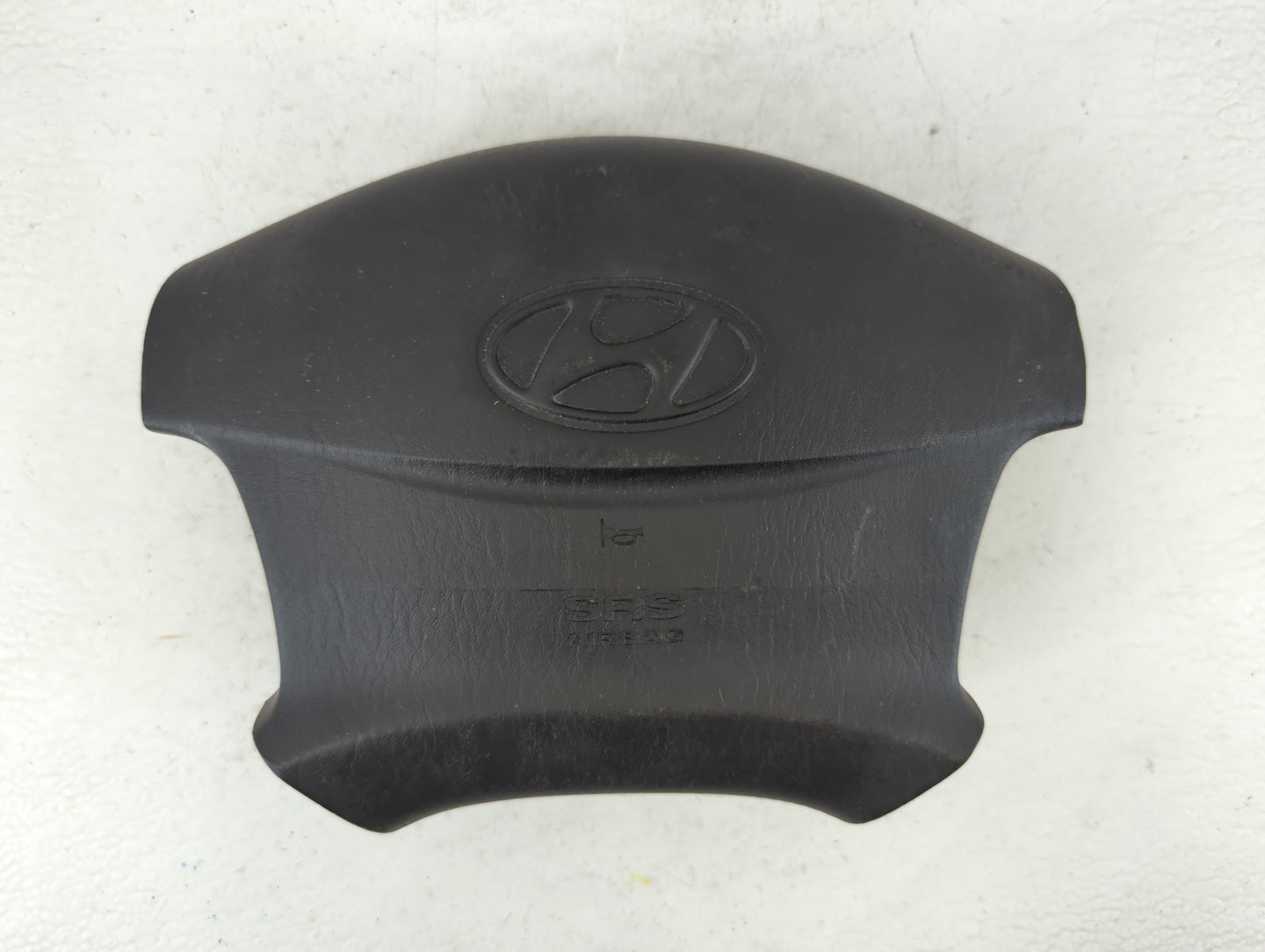 2001 Volvo Xc40 Air Bag Passenger Right Knee OEM P/N:HRDS0121130164 Fits OEM Used Auto Parts - Oemusedautoparts1.com