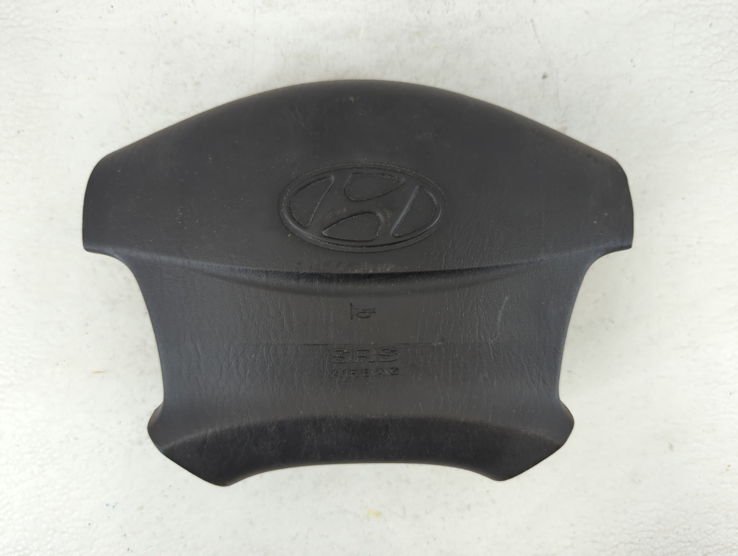 2001 Volvo Xc40 Air Bag Passenger Right Knee OEM P/N:HRDS0121130164 Fits OEM Used Auto Parts - Oemusedautoparts1.com