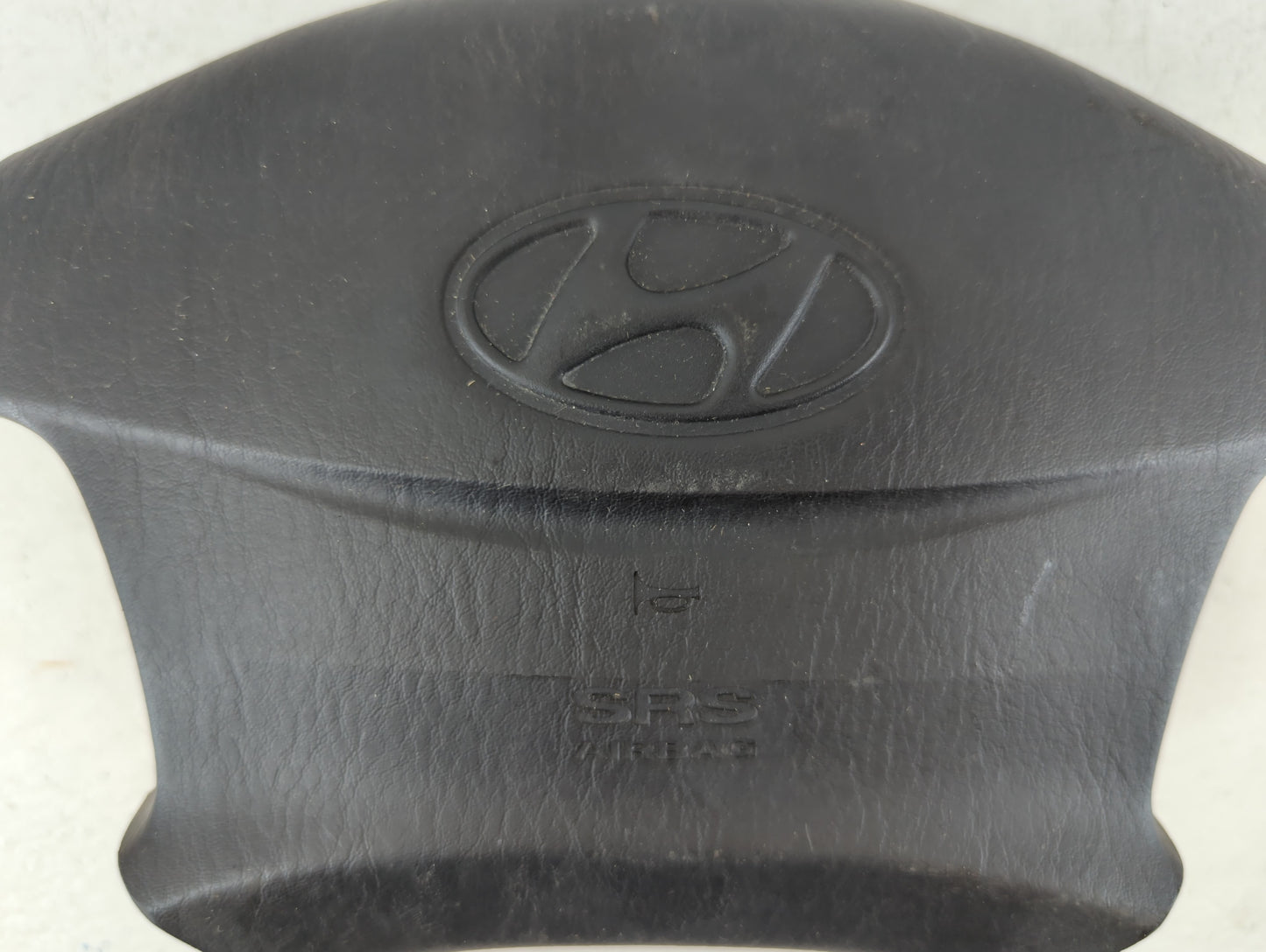 2001 Volvo Xc40 Air Bag Passenger Right Knee OEM P/N:HRDS0121130164 Fits OEM Used Auto Parts - Oemusedautoparts1.com