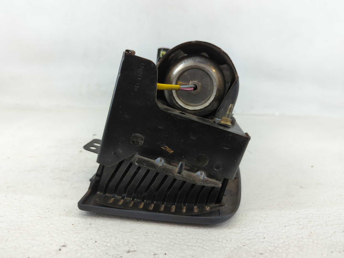 2005-2007 Ford Five Hundred Air Bag Driver Left Steering Wheel Mounted P/N:5G13 54044A74 D2585XSZDAVM Fits Fits 2005 2006 2007 OEM Used Auto Parts - Oemusedautoparts1.com