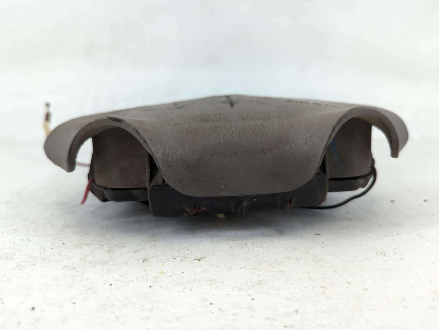 2001-2005 Chevrolet Malibu Air Bag Driver Left Steering Wheel Mounted Fits Fits 2001 2002 2003 2004 2005 OEM Used Auto Parts - Oemusedautoparts1.com