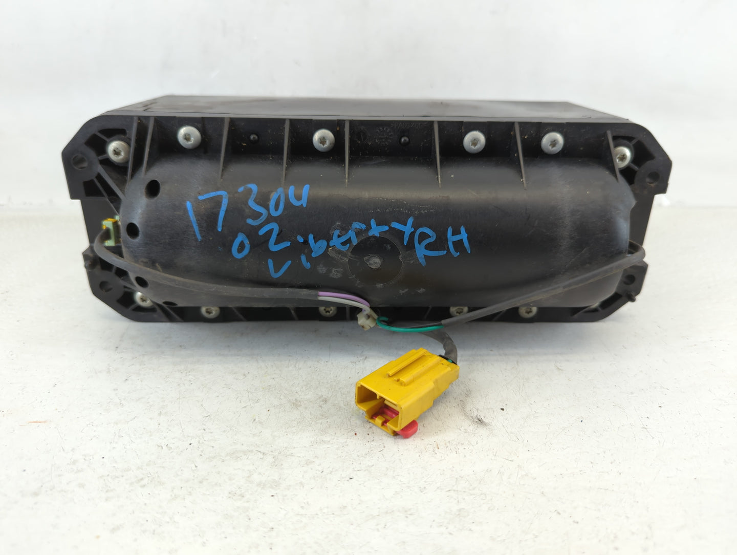 2002 Jeep Liberty Air Bag Passenger Right Knee OEM P/N:P55315020AH Fits OEM Used Auto Parts - Oemusedautoparts1.com