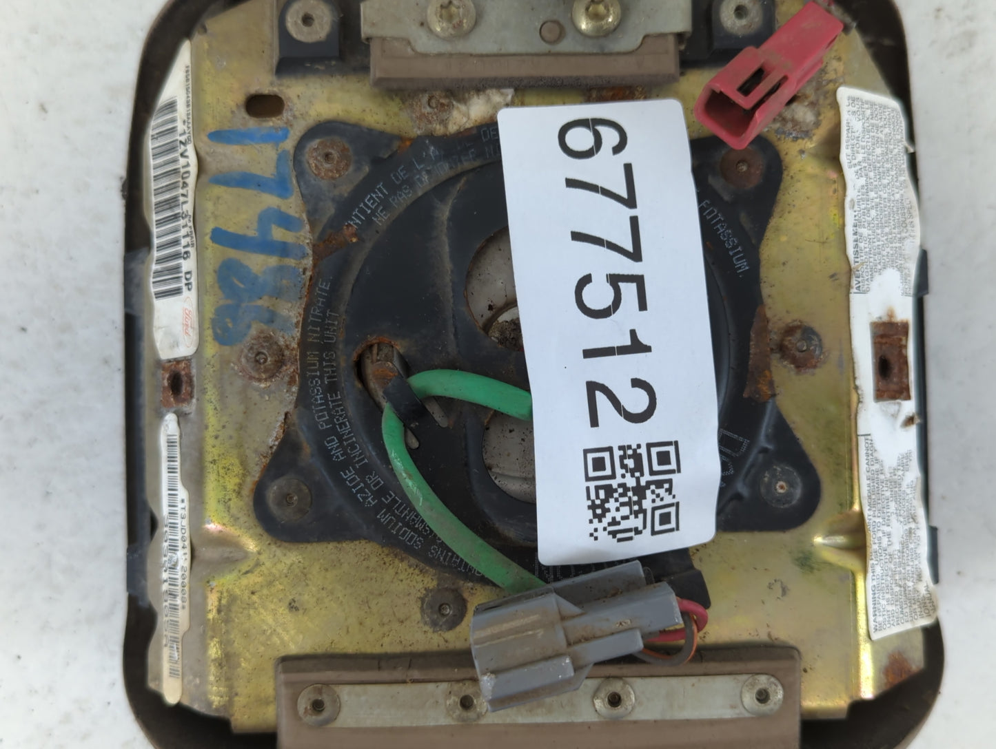 2008-2011 Ford Focus Air Bag Driver Left Steering Wheel Mounted P/N:T3JD04 Fits Fits 2008 2009 2010 2011 OEM Used Auto Parts - Oemusedautoparts1.com