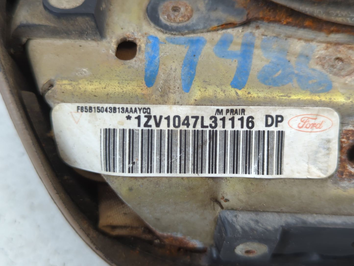 2008-2011 Ford Focus Air Bag Driver Left Steering Wheel Mounted P/N:T3JD04 Fits Fits 2008 2009 2010 2011 OEM Used Auto Parts - Oemusedautoparts1.com