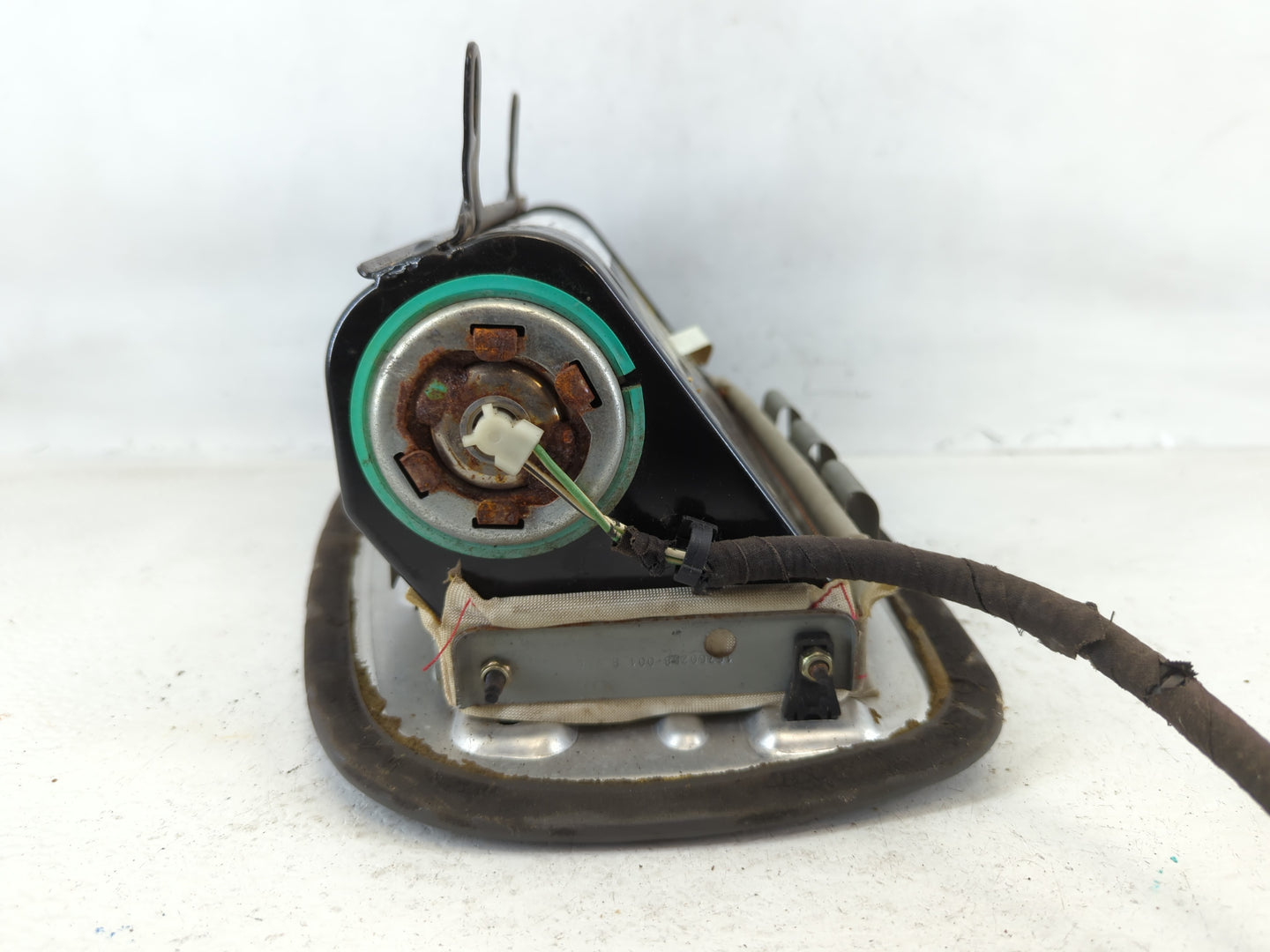 2000 Pontiac Granam Air Bag Passenger Right Dashboard OEM P/N:AL236316UGCGQ3 Fits Fits 1999 2001 2002 2003 2004 2005 OEM Used Auto Parts - Oemusedautoparts1.com