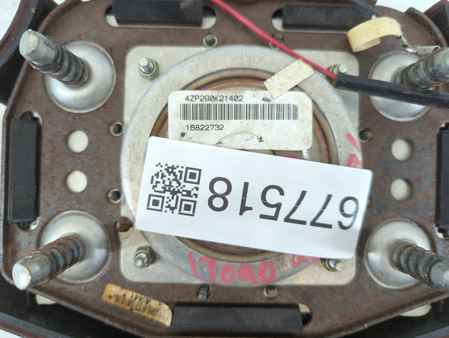 2002-2004 Dodge Dakota Air Bag Driver Left Steering Wheel Mounted P/N:16822732 4ZP290K21402 Fits Fits 2001 2002 2003 2004 OEM Used Auto Parts - Oemusedautoparts1.com
