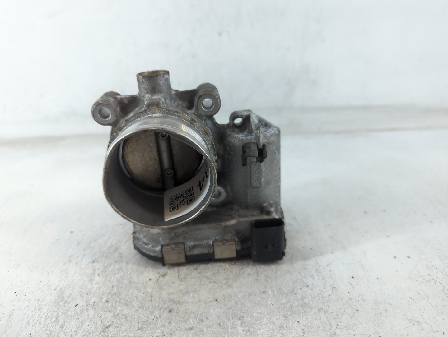 2013-2016 Ford Escape Throttle Body P/N:DS7E-9F991-BB Fits Fits 2012 2013 2014 2015 2016 2017 OEM Used Auto Parts - Oemusedautoparts1.com
