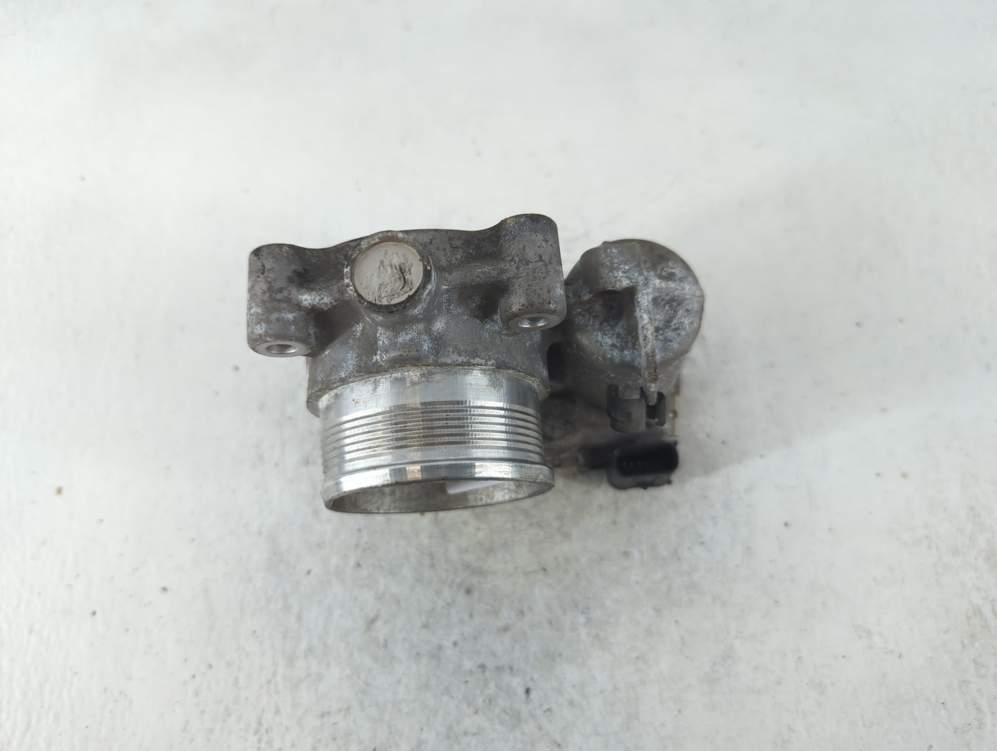 2013-2016 Ford Escape Throttle Body P/N:DS7E-9F991-BB Fits Fits 2012 2013 2014 2015 2016 2017 OEM Used Auto Parts - Oemusedautoparts1.com