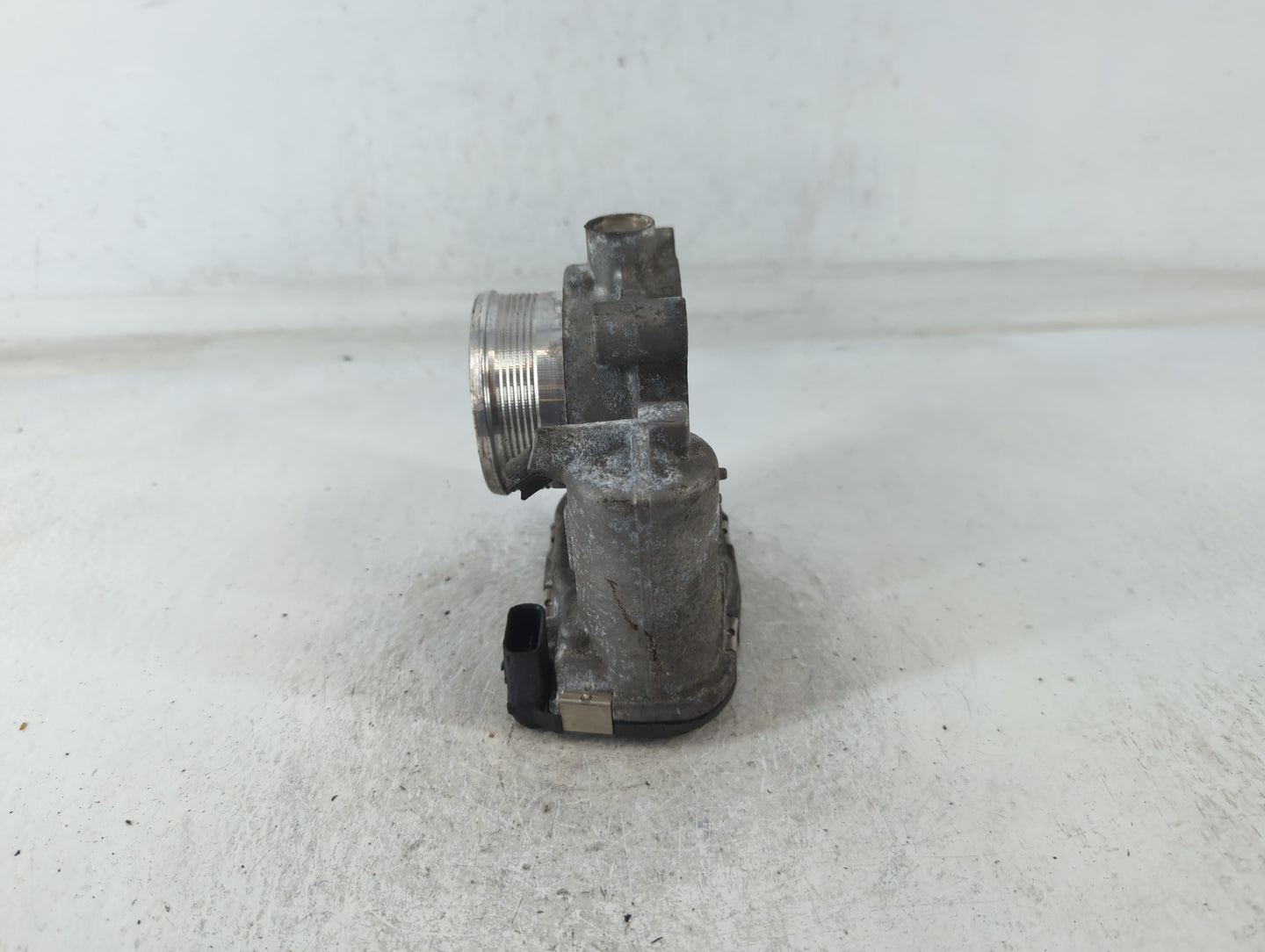 2013-2016 Ford Escape Throttle Body P/N:DS7E-9F991-BB Fits Fits 2012 2013 2014 2015 2016 2017 OEM Used Auto Parts - Oemusedautoparts1.com
