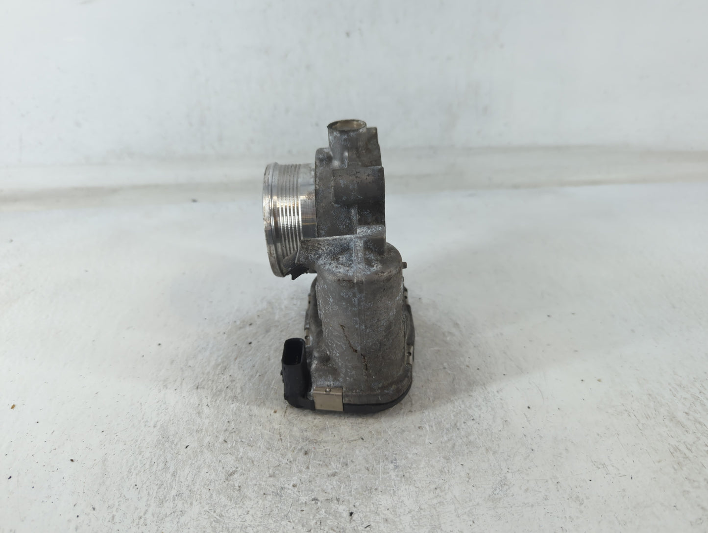 2013-2016 Ford Escape Throttle Body P/N:DS7E-9F991-BB Fits Fits 2012 2013 2014 2015 2016 2017 OEM Used Auto Parts - Oemusedautoparts1.com