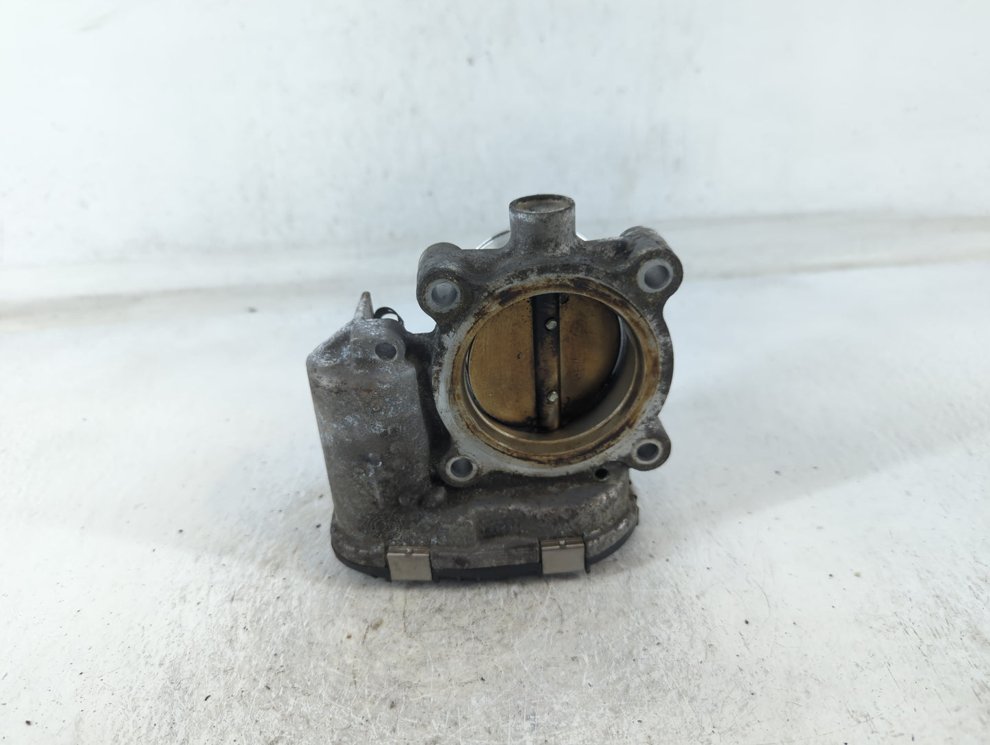 2013-2016 Ford Escape Throttle Body P/N:DS7E-9F991-BB Fits Fits 2012 2013 2014 2015 2016 2017 OEM Used Auto Parts - Oemusedautoparts1.com