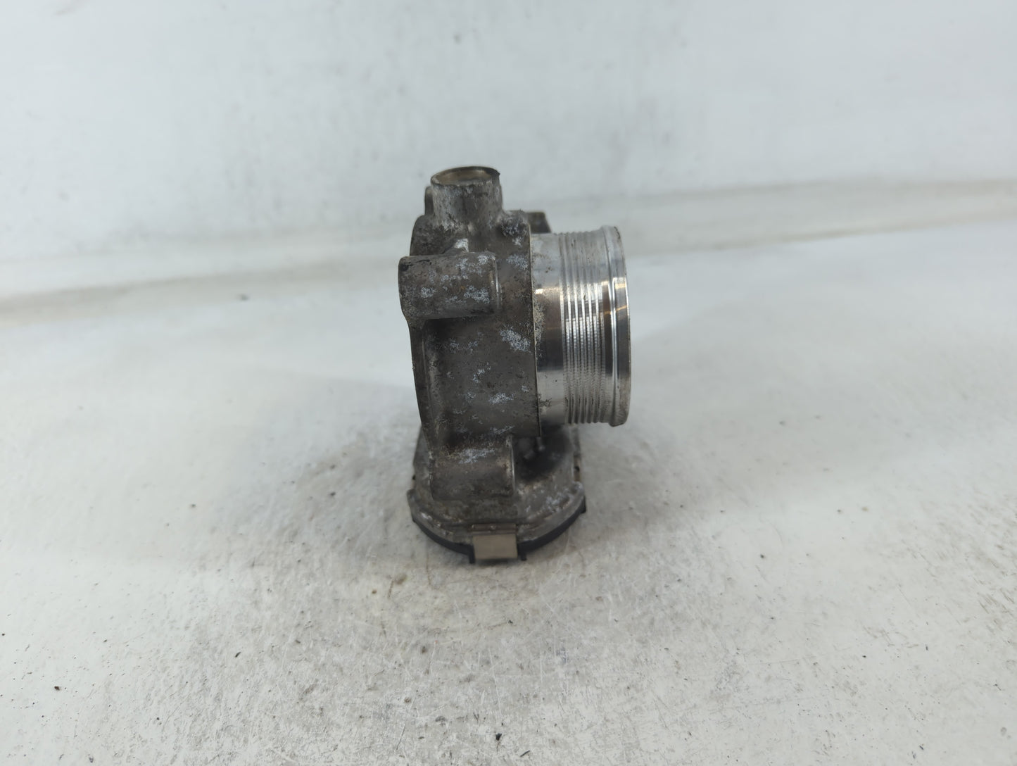 2013-2016 Ford Escape Throttle Body P/N:DS7E-9F991-BB Fits Fits 2012 2013 2014 2015 2016 2017 OEM Used Auto Parts - Oemusedautoparts1.com