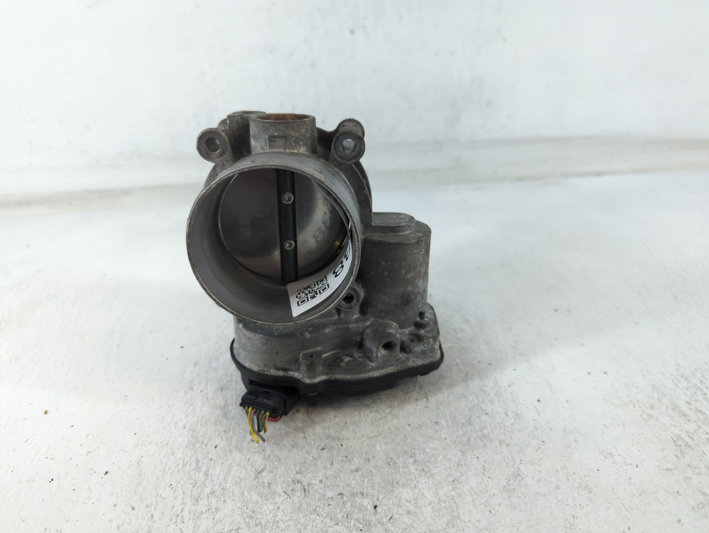 2011-2019 Ford Explorer Throttle Body P/N:3K1612B-0423 Fits Fits 2011 2012 2013 2014 2015 2016 2017 2018 2019 OEM Used Auto Parts - Oemusedautoparts1.com