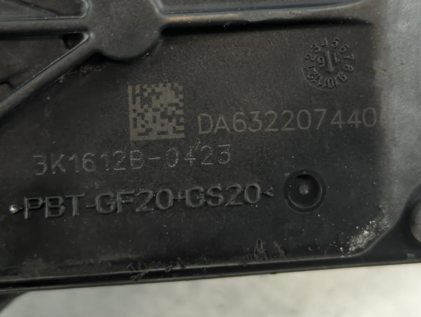 2011-2019 Ford Explorer Throttle Body P/N:3K1612B-0423 Fits Fits 2011 2012 2013 2014 2015 2016 2017 2018 2019 OEM Used Auto Parts - Oemusedautoparts1.com