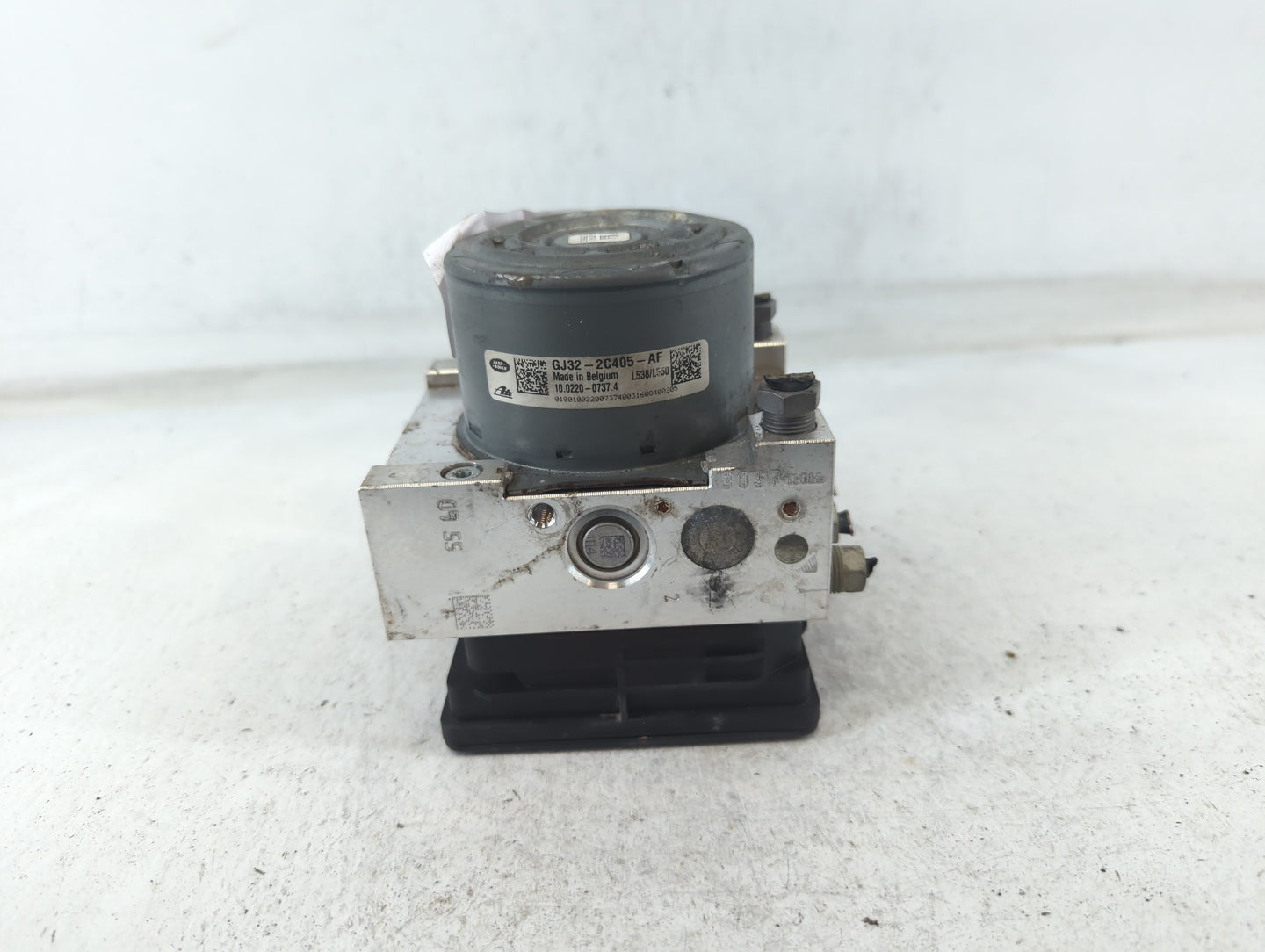 2016 Land Rover Discovery Sport ABS Pump Control Module Replacement P/N:GL32-2C405-AF Fits OEM Used Auto Parts - Oemusedautoparts1.com