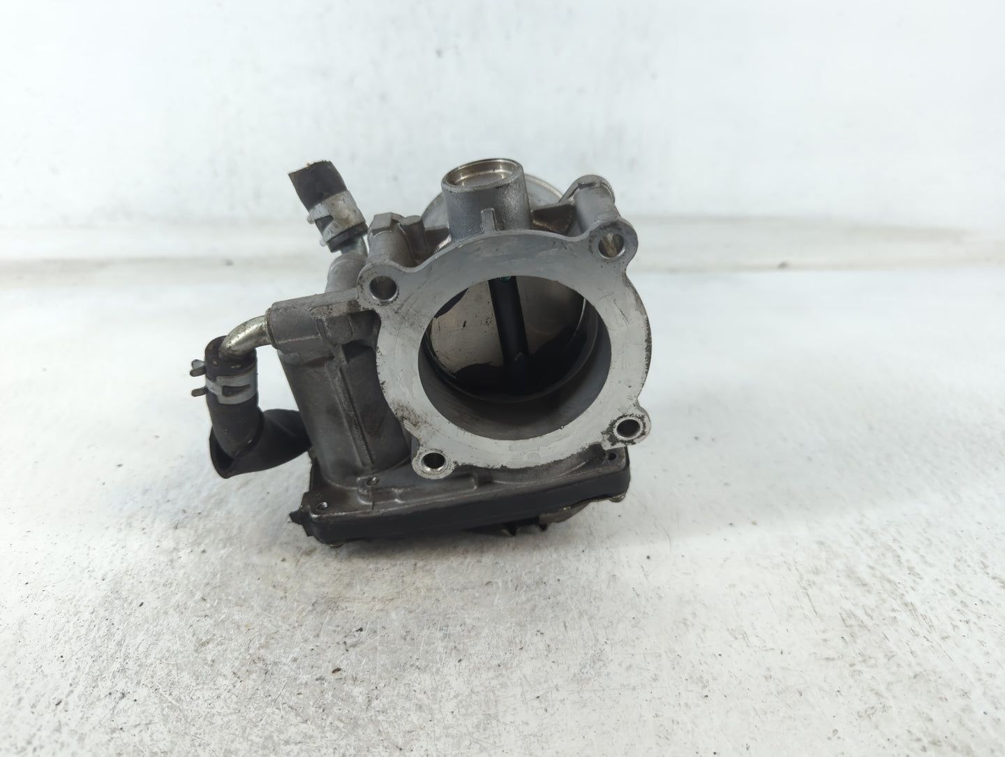 2013-2017 Mitsubishi Outlander Throttle Body P/N:57021 Fits Fits 2013 2014 2015 2016 2017 OEM Used Auto Parts - Oemusedautoparts1.com