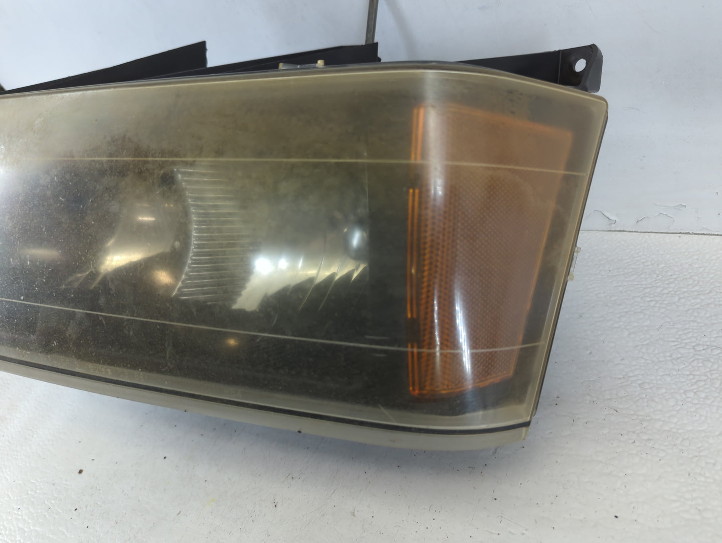 2004 Chevrolet Colorado Passenger Right Oem Head Light Headlight Lamp - Oemusedautoparts1.com
