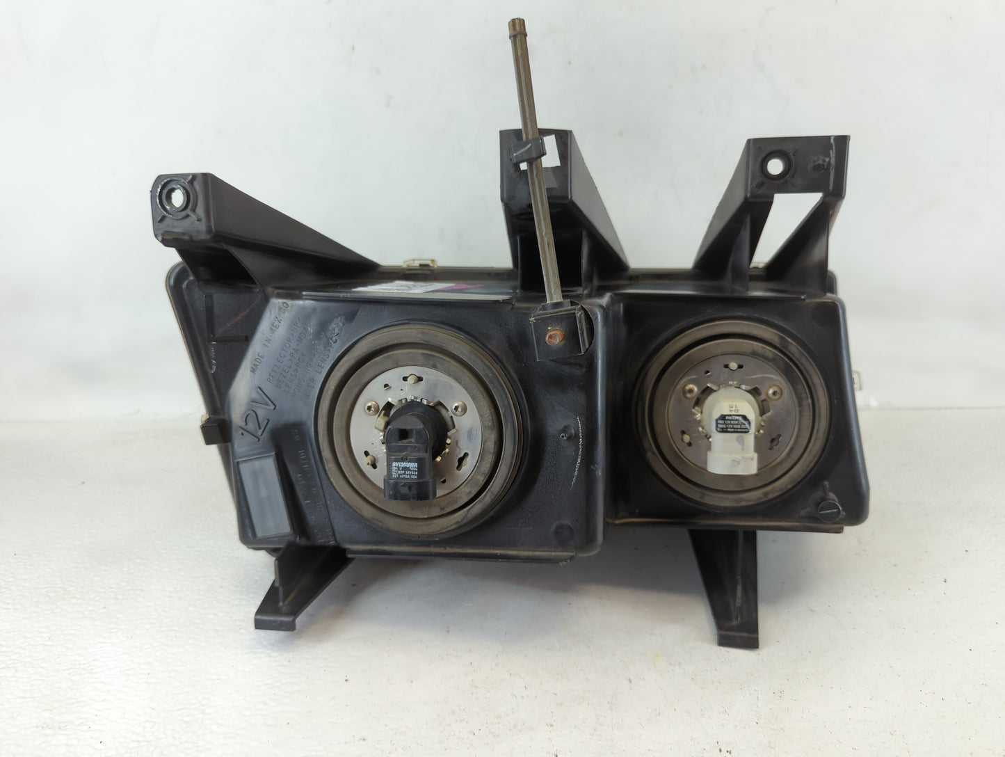 2004 Chevrolet Colorado Passenger Right Oem Head Light Headlight Lamp - Oemusedautoparts1.com