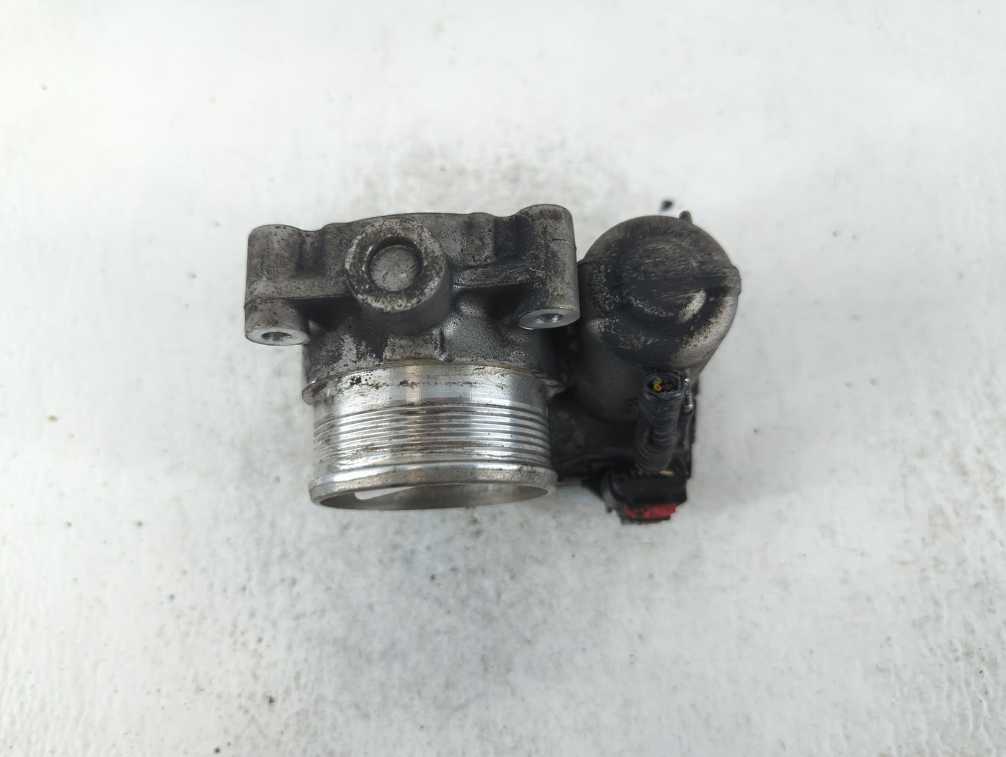 2012-2015 Ford Explorer Throttle Body P/N:CM5E 9F991 AD Fits Fits 2012 2013 2014 2015 2016 2017 OEM Used Auto Parts - Oemusedautoparts1.com