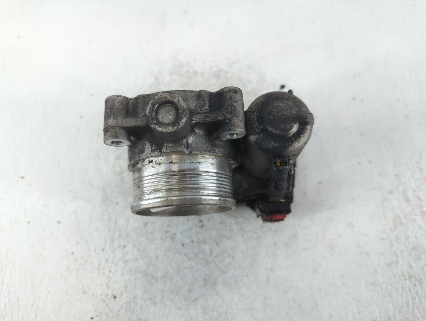 2012-2015 Ford Explorer Throttle Body P/N:CM5E 9F991 AD Fits Fits 2012 2013 2014 2015 2016 2017 OEM Used Auto Parts - Oemusedautoparts1.com