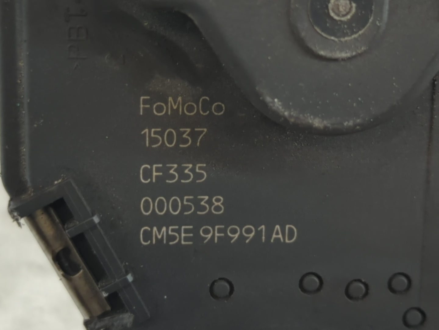 2012-2015 Ford Explorer Throttle Body P/N:CM5E 9F991 AD Fits Fits 2012 2013 2014 2015 2016 2017 OEM Used Auto Parts - Oemusedautoparts1.com