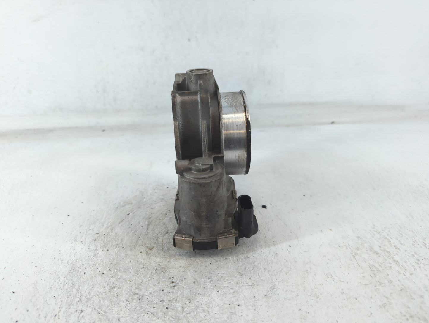 2012-2015 Chevrolet Camaro Throttle Body P/N:12632172BA Fits Fits 2012 2013 2014 2015 2016 2017 2018 2019 2020 2021 2022 OEM Used Auto Parts - Oemusedautoparts1.com